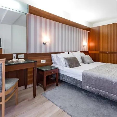 Hotel Uvala 4*